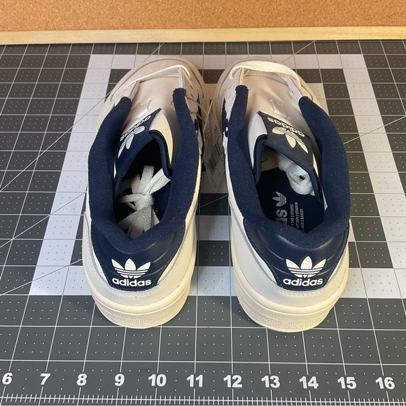 Adidas
‘Rivalry’
Brand new - Picture 9 of 14